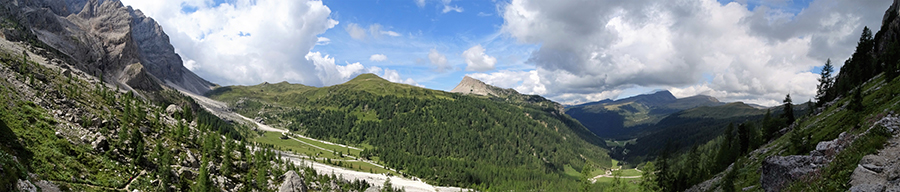 Dal sentiero 710 'Quinto Scalet' vista sulla Val Venegia e verso il Monte Castellazzo (del Cristo Pensante)